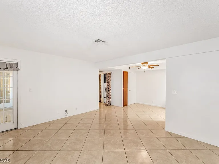 1701 E Katie Ave #1 — Photo 8