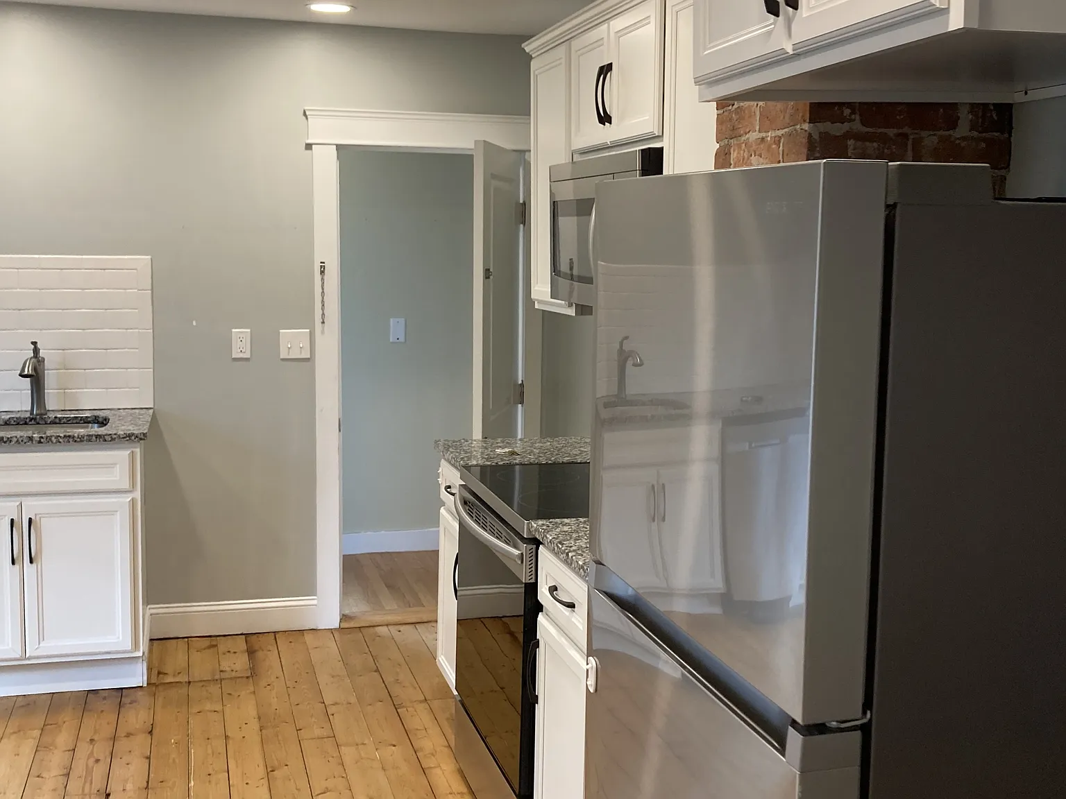 3 bed, $2,750 — Photo 2