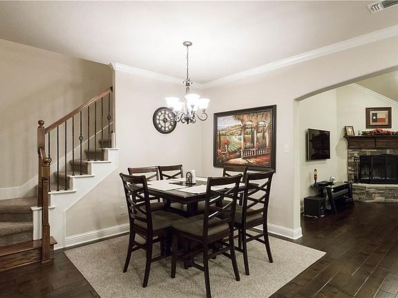 5th image of 527 Sagebrush Ln