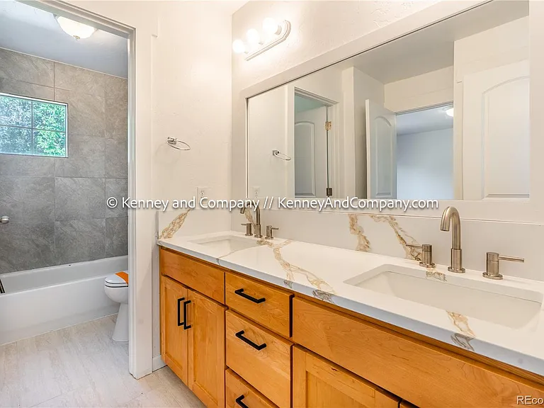 109 Cantril St — Photo 18