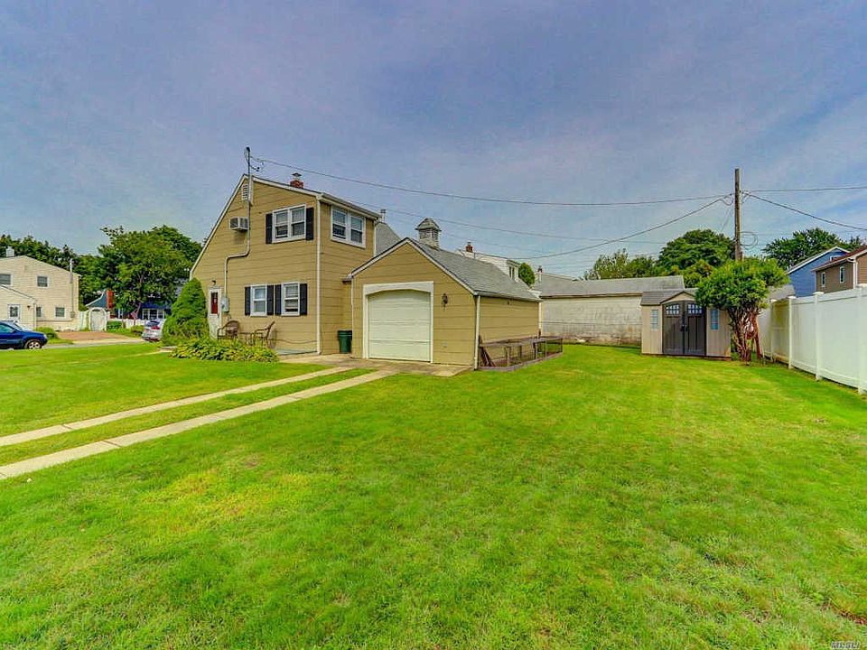 1st image of 2 Glen Ln