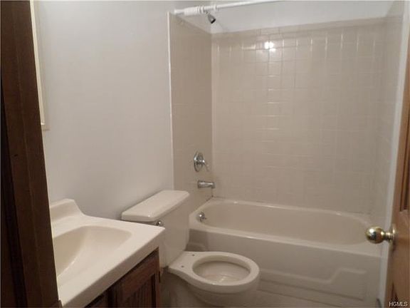 5th image of 30 Carroll St #C