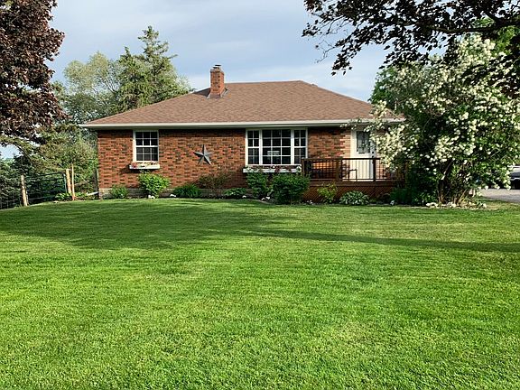 3rd image of 4881 Mount Albert Rd