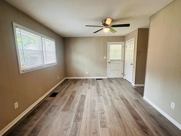 3028 University Rd — Photo 12
