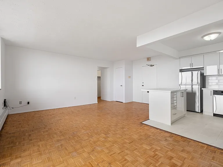 250 Frederick St — Photo 9