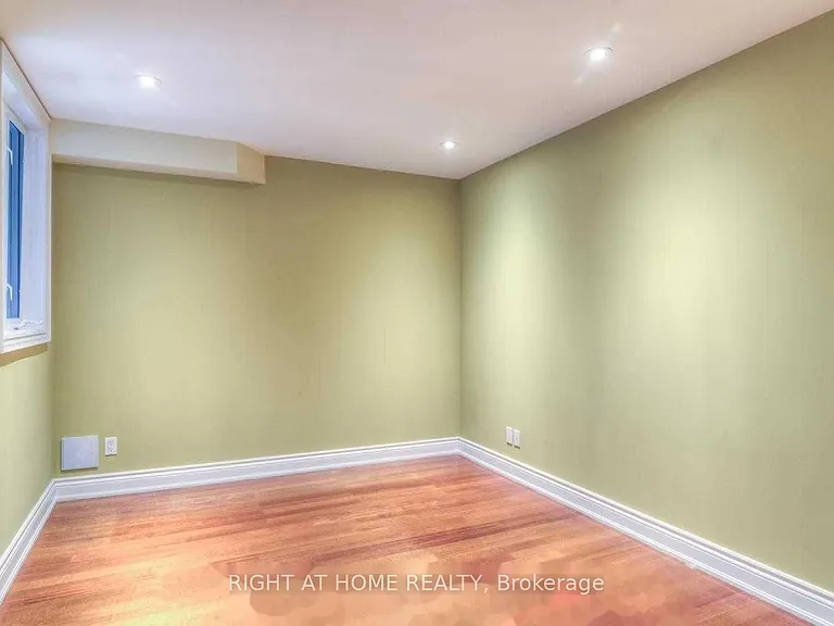 142 Ner Israel Dr #LOWER — Photo 8