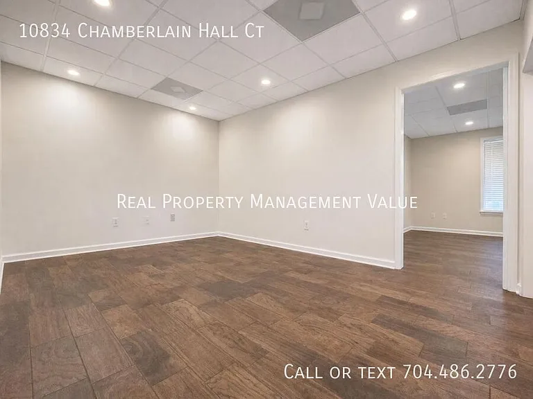 10834 Chamberlain Hall Ct — Photo 20