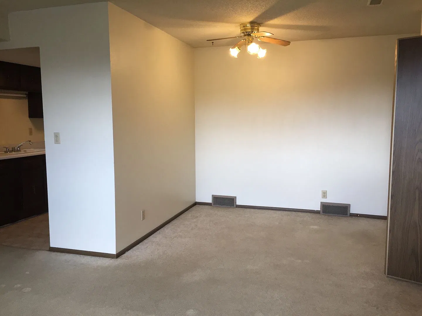 Ravenwood Rd Apartments — Photo 3