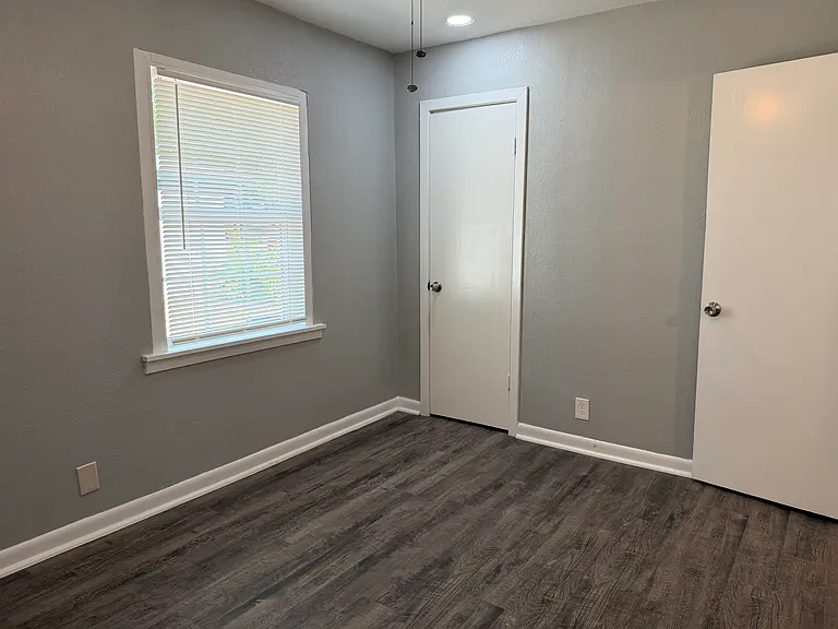 2504 Normont Cir — Photo 16