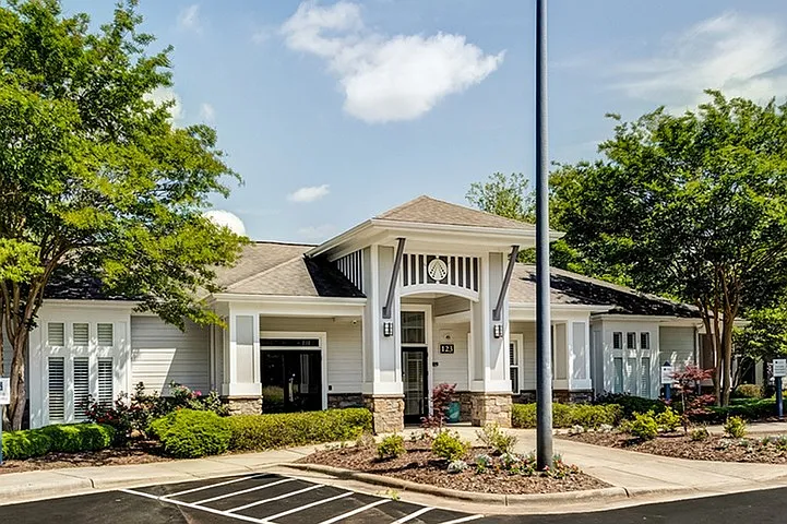 Avana Lake Norman — Photo 36