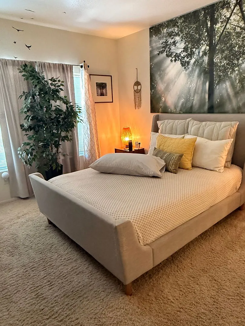 Well-maintained 2-bedroom, 2-bath condo in gated Summerlin community — Photo 3