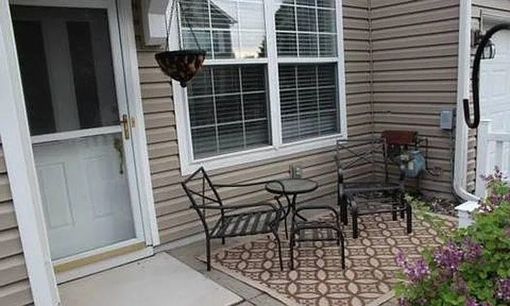 2 bed, 1.5 bath, 1650 sqft, $2,350 — Photo 3