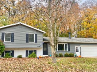 17665 Bayberry Dr, Spring Lake, MI 49456
