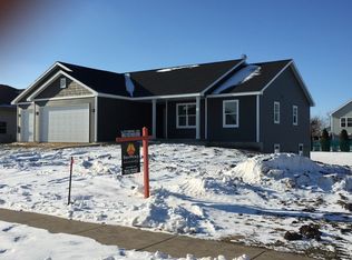 360 Buena Vista Dr, Arlington, WI 53911