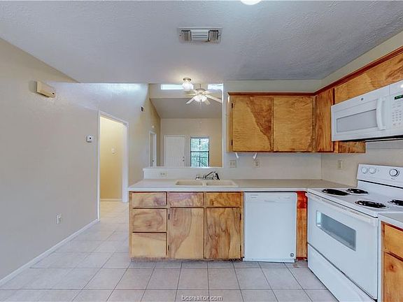 2nd image of 1804 Woodsman Dr APT D