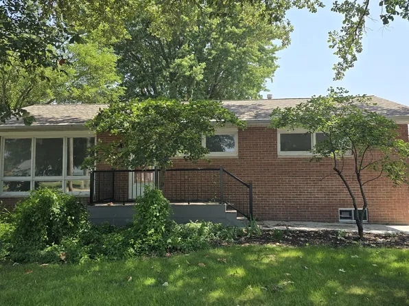 434 S Chicago St, Geneseo, IL 61254