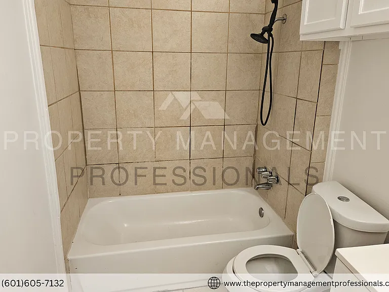1732 Brookhollow Cir — Photo 21
