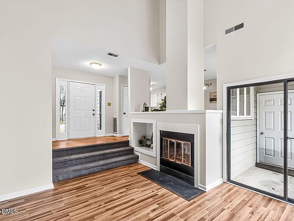 4th image of 4421 Beechnut Ln