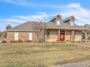 201 Turtle Ln, Brandon, MS 39047