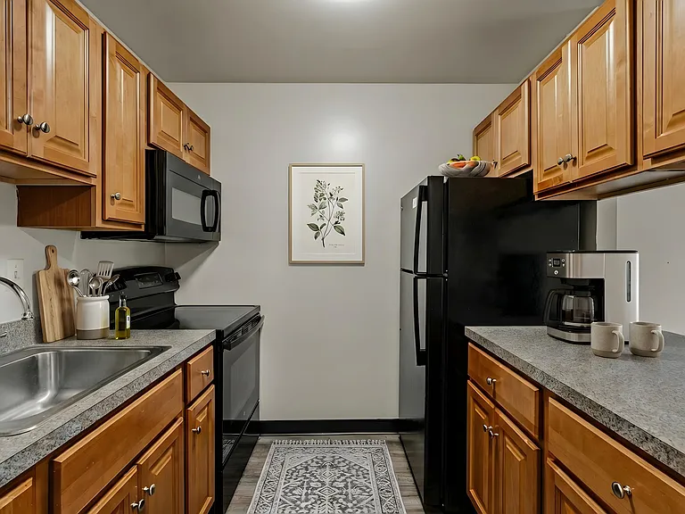 Rosedale Apartments — Photo 11