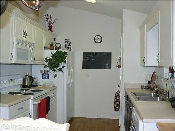 3rd image of 3655 Sagamore Dr