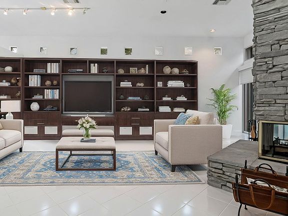 2nd image of 1161 W Bel Aire Drive