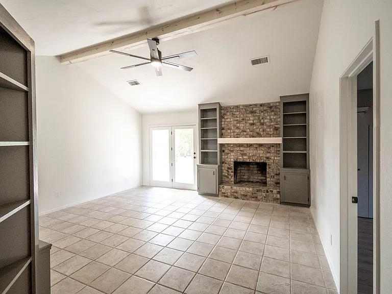 1333 Friars St — Photo 10