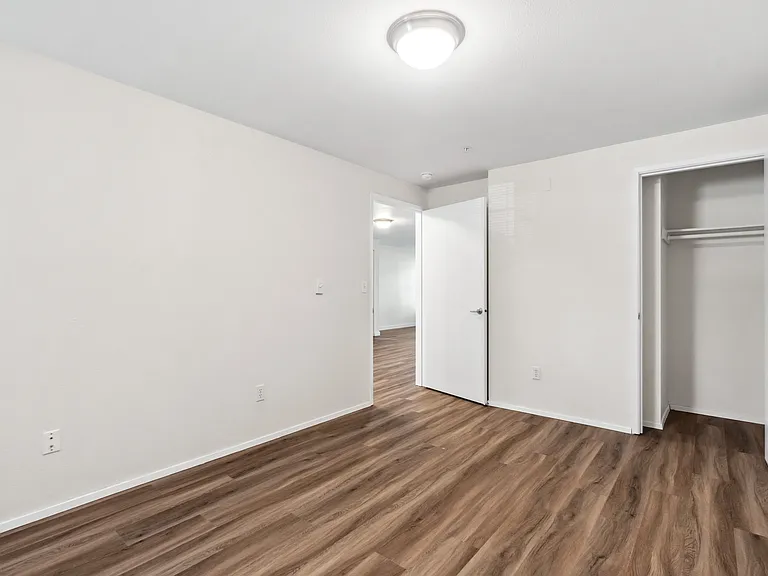 2 Bed 1 Bath Deluxe - 920 Sq Ft 2 Bed 1 Bath Deluxe - 920 Sq Ft