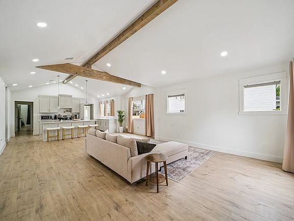 3rd image of 310 N Rosedale Ave