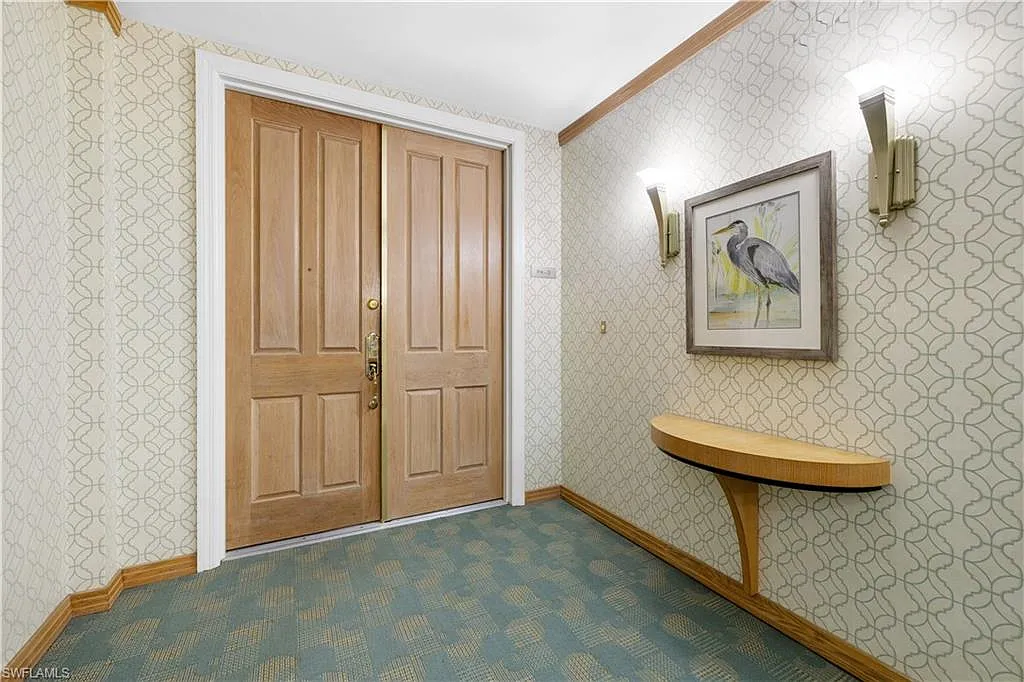 4 bed, 3.0 bath, 2500 sqft, $18,000 — Photo 2