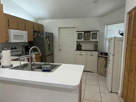 3rd image of 5053 El Claro Circle