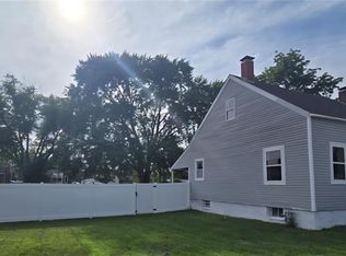 923 S High St, Belleville, IL