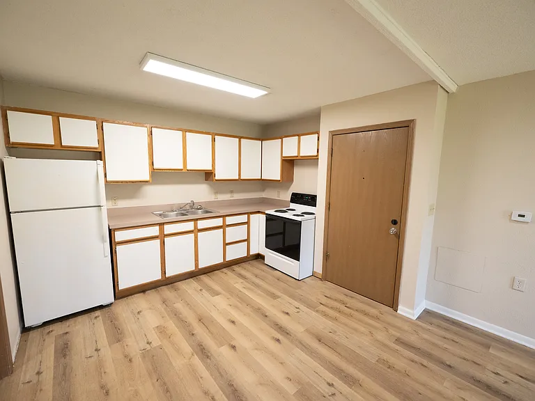201 N Cedar St #7 — Photo 2