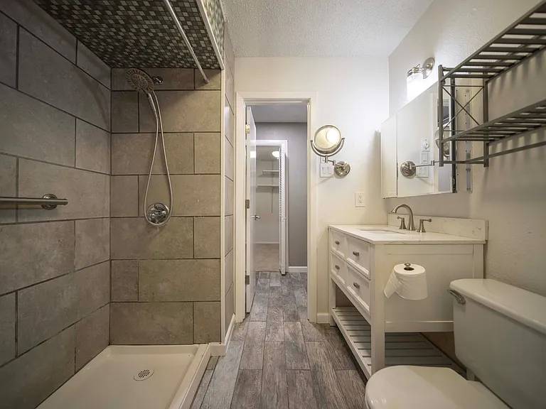1717 N Locust St — Photo 40