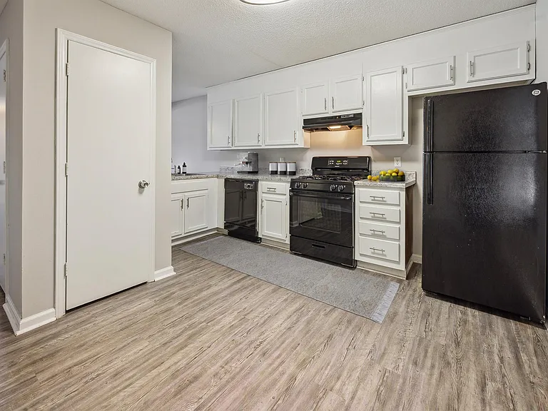 Belmont Heights Apartments & Townhomes — Photo 54