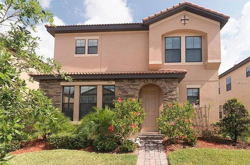 4 bed, 2.5 bath, 2313 sqft, $3,000 — Photo 4