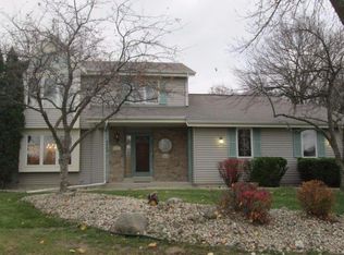 7349 Brunn Dr, Franklin, WI 53132