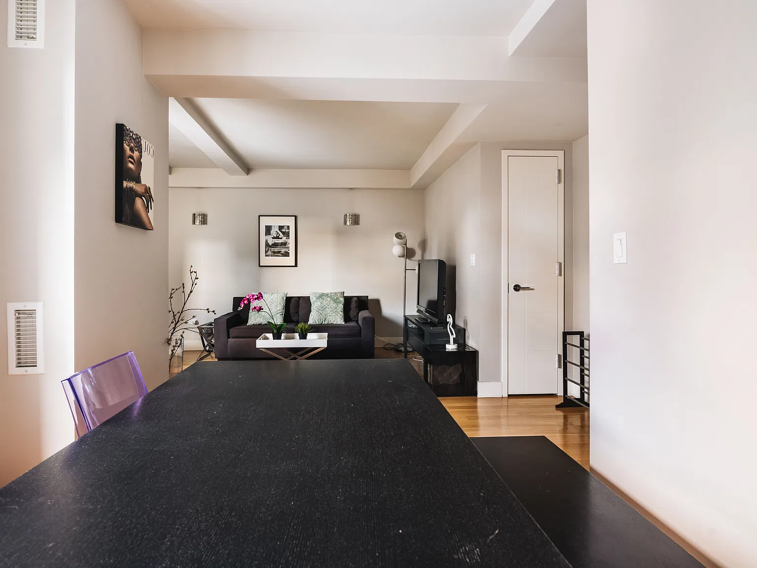 308 W 30th St — Photo 2