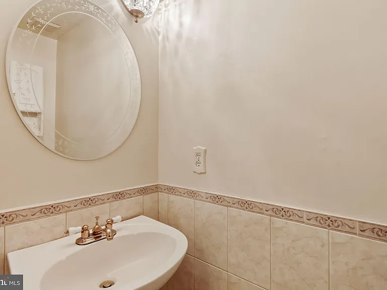 9404 Mirror Pond Dr — Photo 20