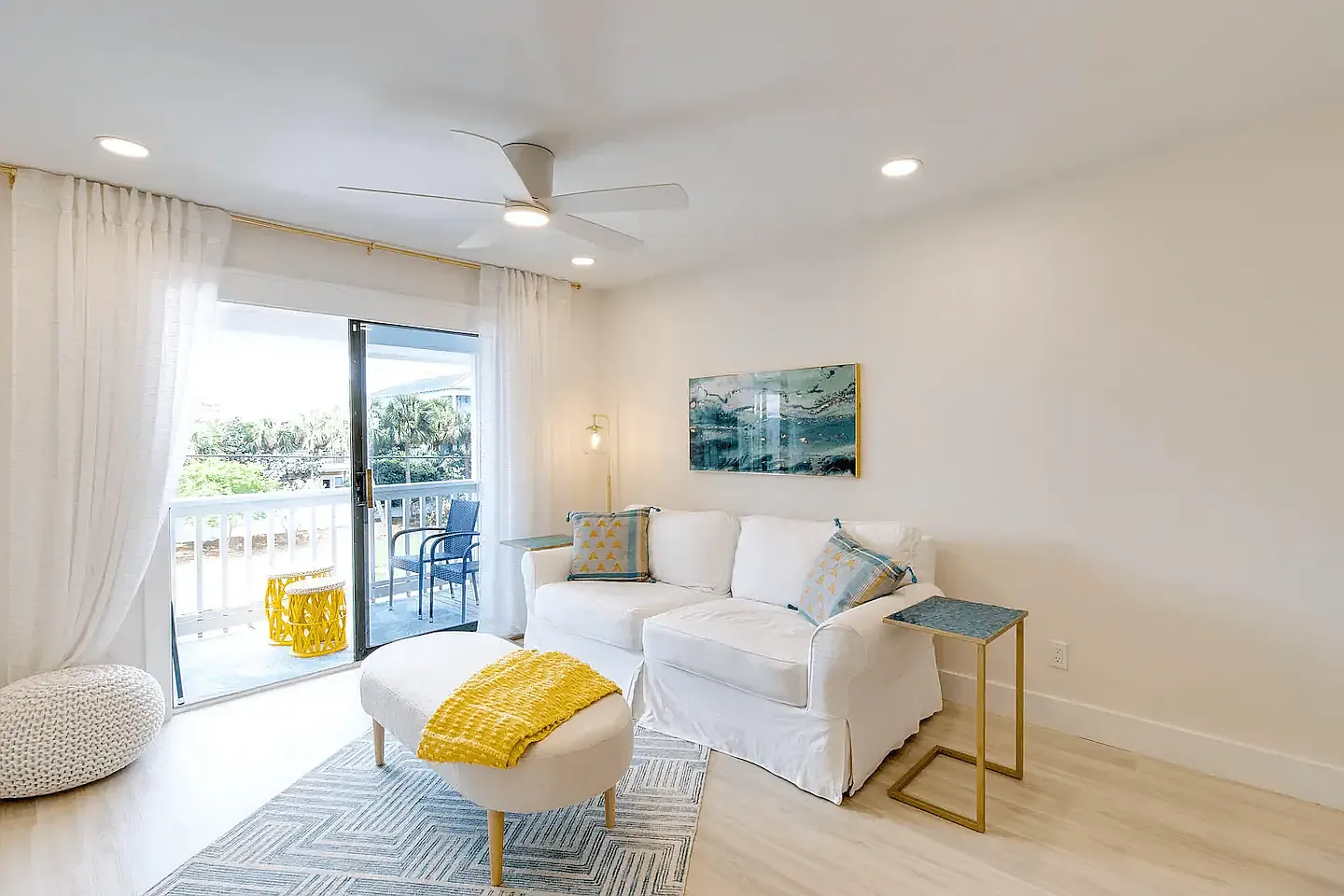 1 bed, 1.5 bath, 735 sqft, $2,600 — Photo 3