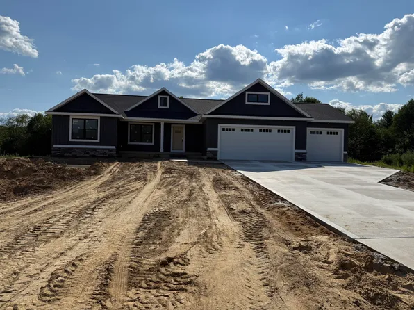 3286 Stonehill Ct, Wayland, MI 49348