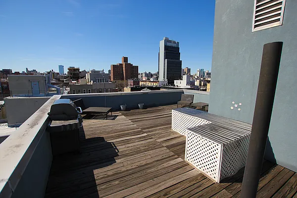 Rented by Jonis Realty | media 40