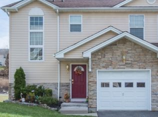 9 Brookview Ln, Manalapan, NJ 07726