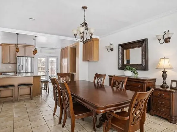 253 21st Street image 1 of 14