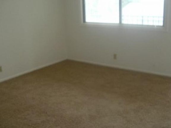 5th image of 2488 1st St