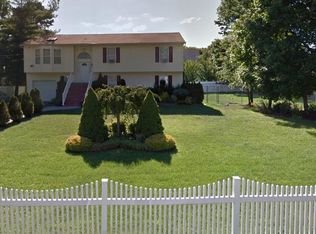 40 S 33rd St, Wyandanch, NY 11798