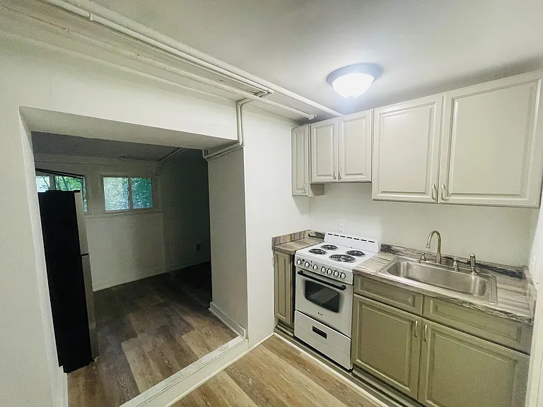 99 Columbia St #2 — Photo 1