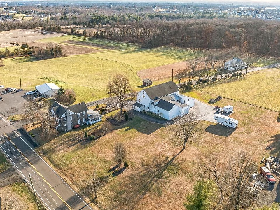 1st image of 411 Swamp Pike
