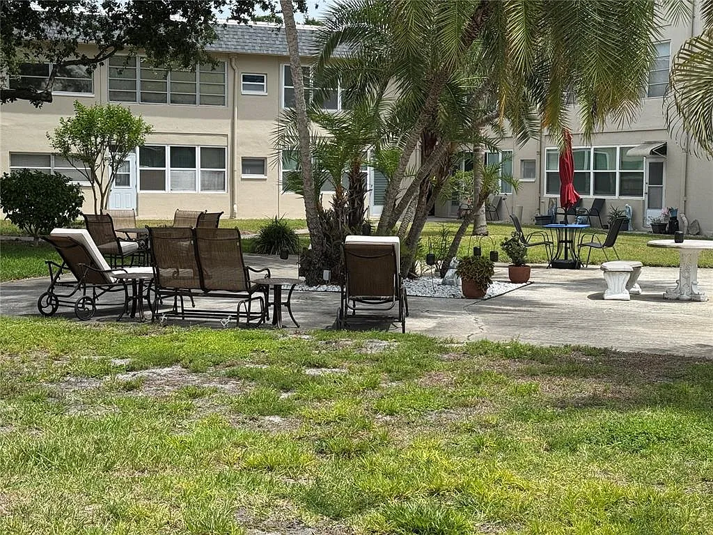 2 bed, 1.0 bath, 960 sqft, $1,750 — Photo 4