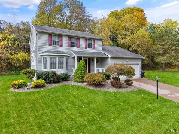 205 Pine Hill Rd, Syracuse, NY 13209